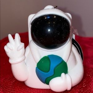 🔴RARE🔴 NOISE-MAKING ASTRONAUT
Sanitizer Holder
